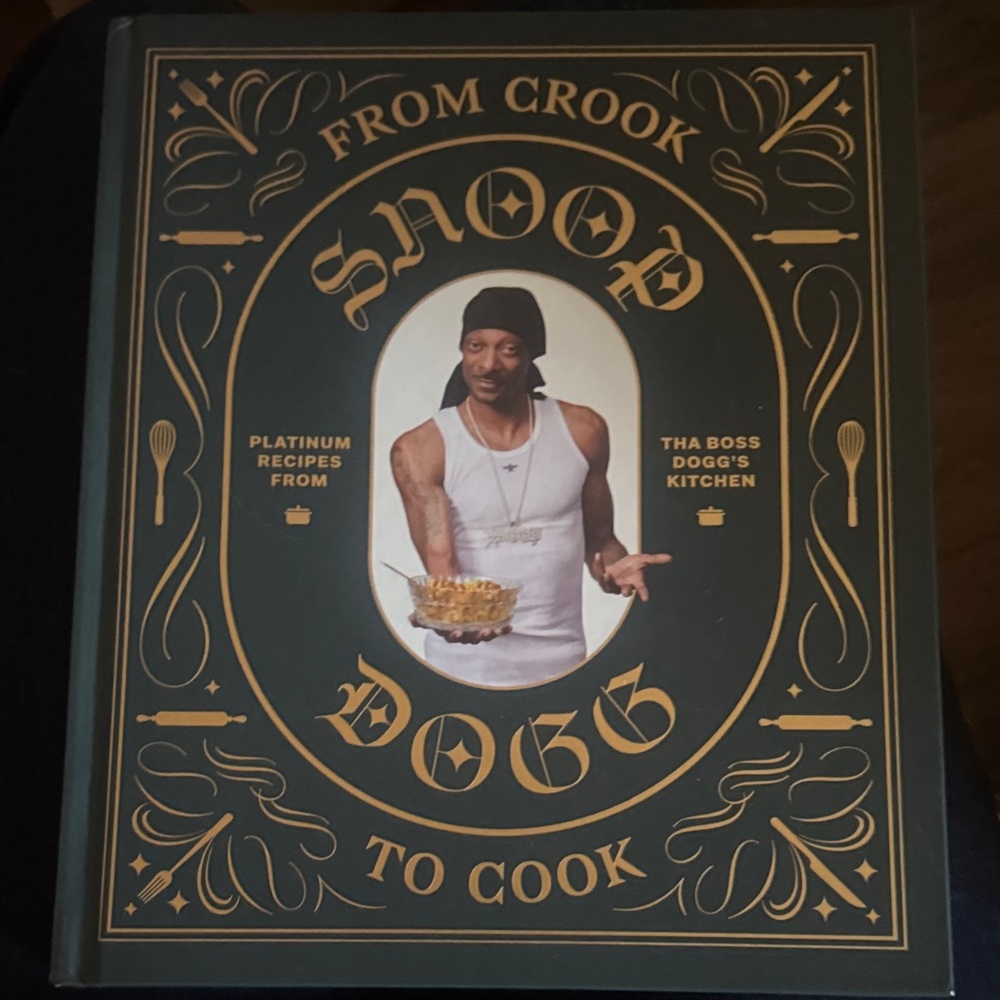 New Snoop Dogg Cookbook - From Crook to Cook